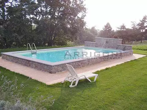 Piscina a fontanile ristrutturata